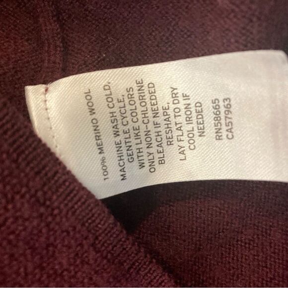 Nordstrom‘s 100% Merino wool washable Oxblood gray collar half zip sweater XL - Picture 7 of 7